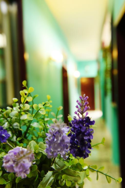 Happy Station Hostel Дуньхуан Экстерьер фото