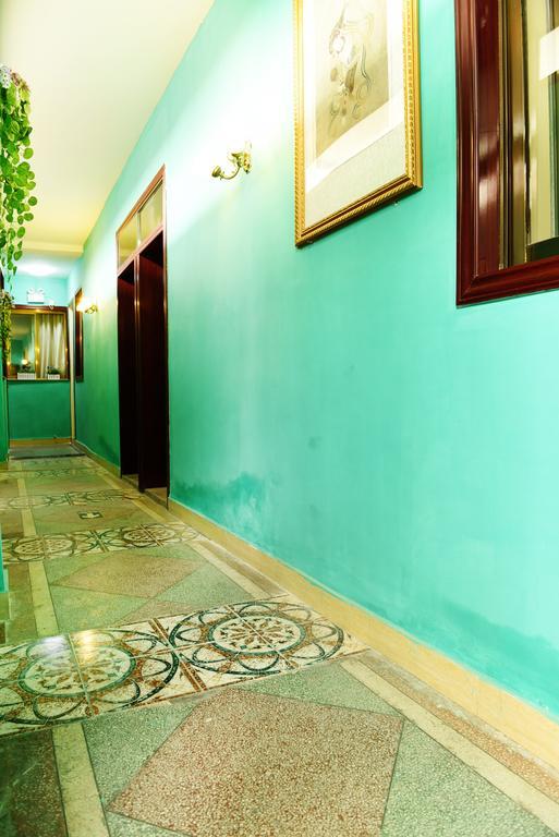 Happy Station Hostel Дуньхуан Экстерьер фото