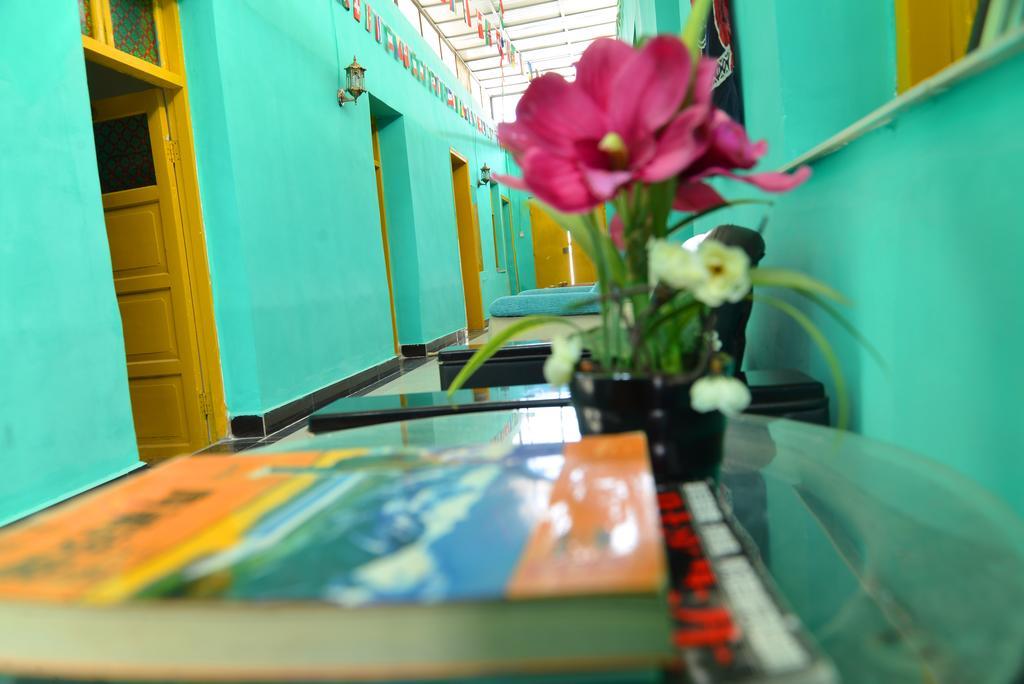 Happy Station Hostel Дуньхуан Экстерьер фото