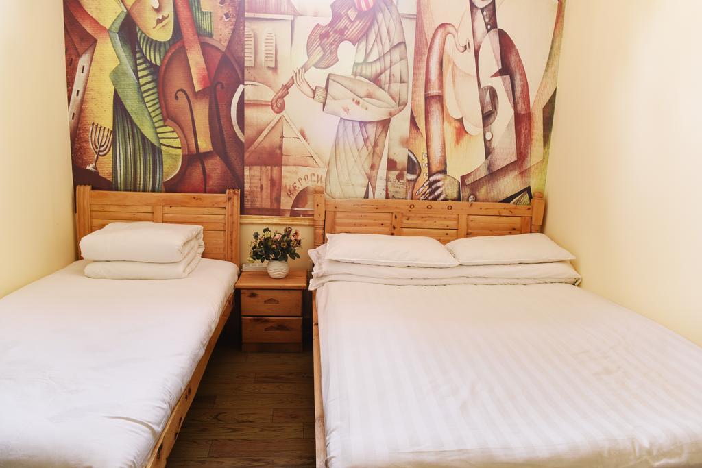 Happy Station Hostel Дуньхуан Экстерьер фото