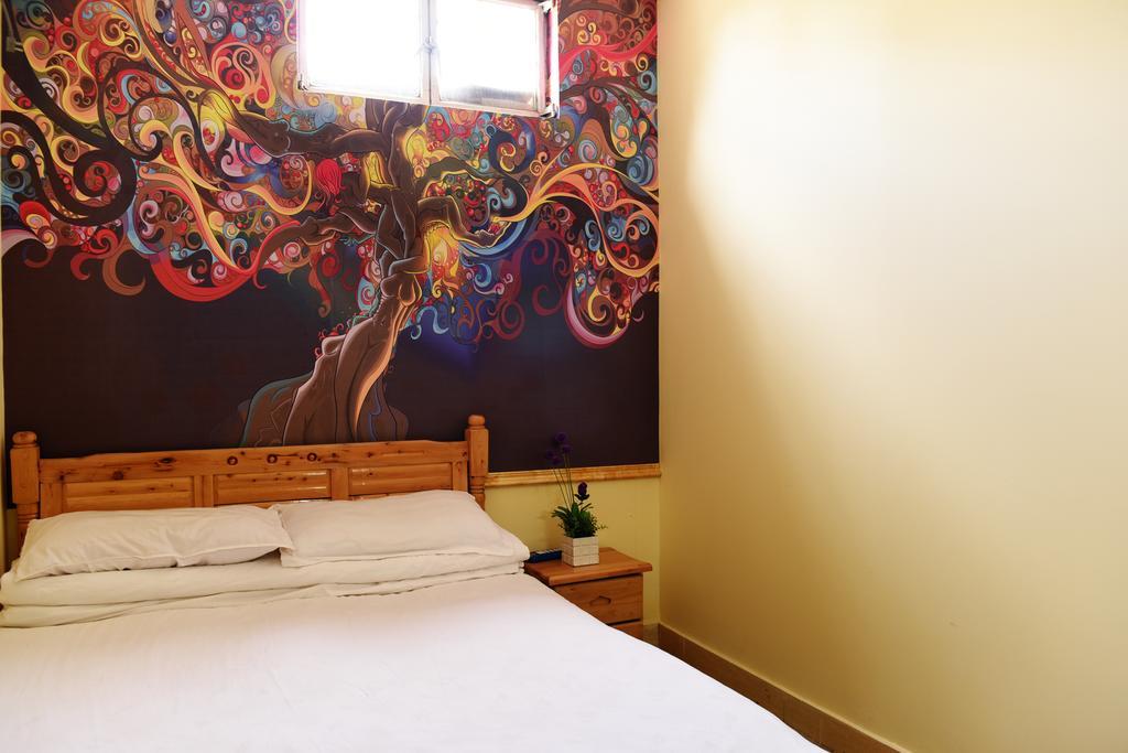 Happy Station Hostel Дуньхуан Экстерьер фото