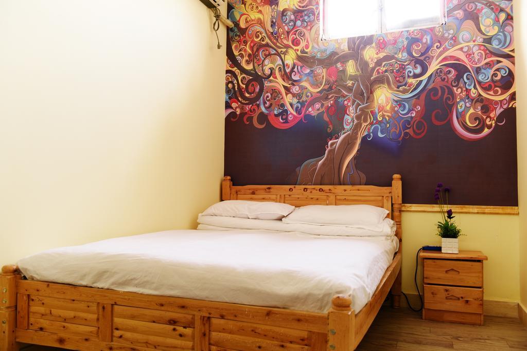 Happy Station Hostel Дуньхуан Экстерьер фото