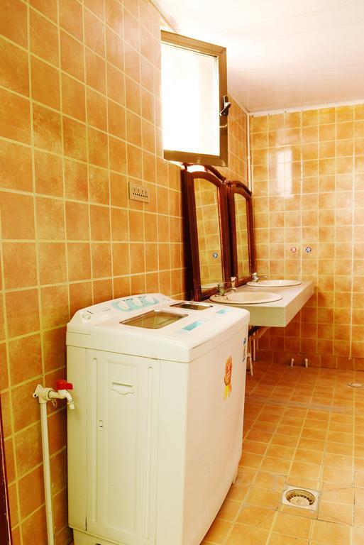 Happy Station Hostel Дуньхуан Номер фото