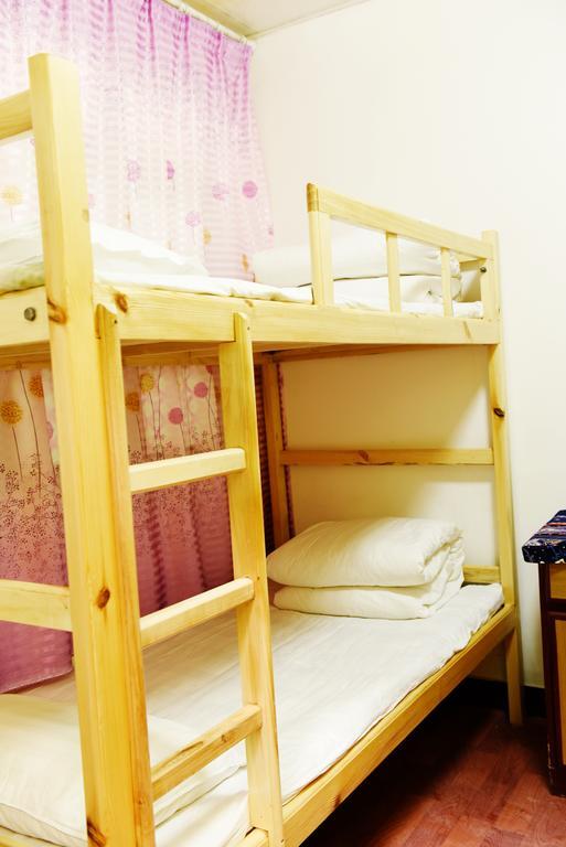 Happy Station Hostel Дуньхуан Номер фото
